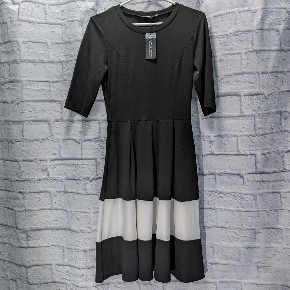 NWT black & white dress w/ 3/4 sleeves & pockets